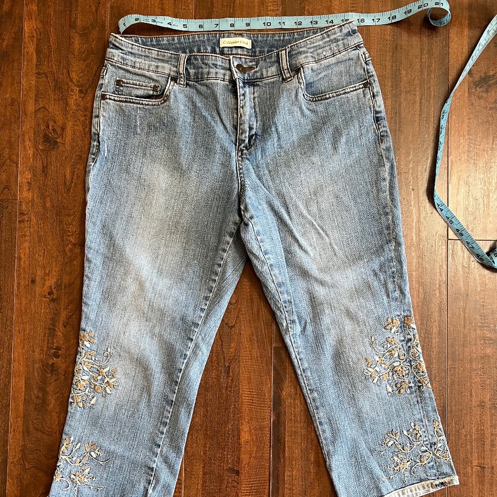 Coldwater Creek Crop Jeans with Embroidery on Bottom Faded Blue 12P